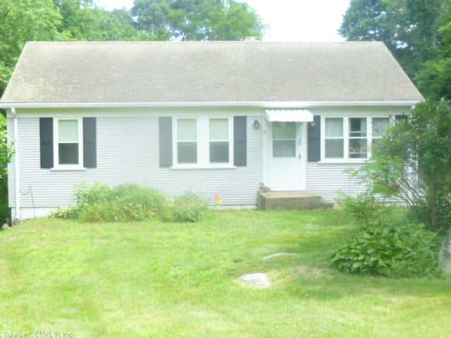 31 Pawcatuck Ave Pawcatuck CT 06379 MLS# E277410 Homes com 31 Pawcatuck Ave Pawcatuck CT 06379 MLS# E277410 Homes com