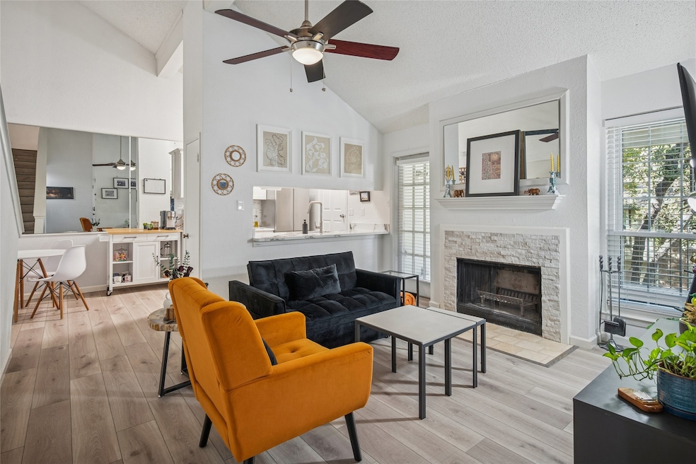 5981 Arapaho Rd unit 404, Dallas, TX 75248 - photo 1