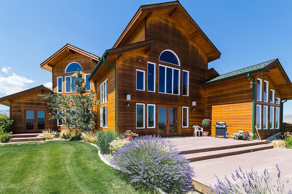 132 Songbird Way, Yakima