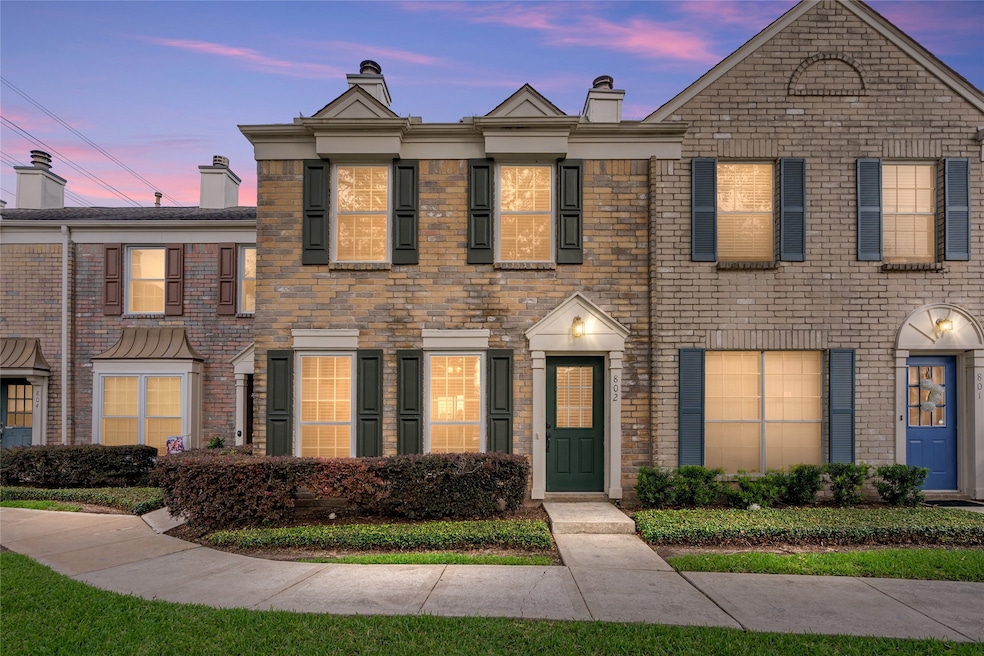 Welcome to 2810 Grants Lake Boulevard #802, a beau