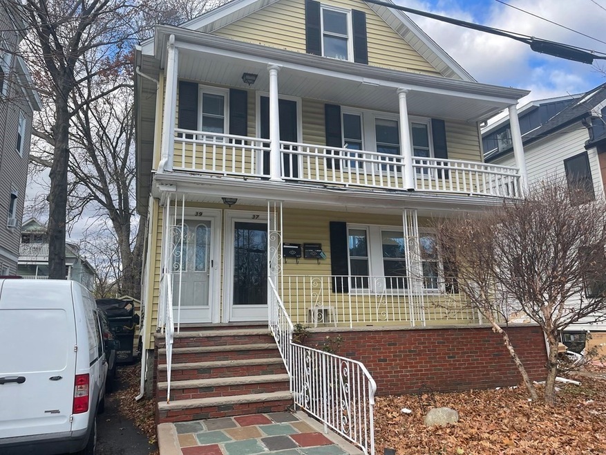 39 Lafayette St unit 2, Arlington, MA 02474 - photo 1