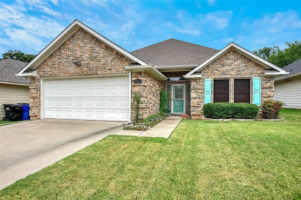 1217 Amsden Cir, Denison, TX 75020 - photo 1