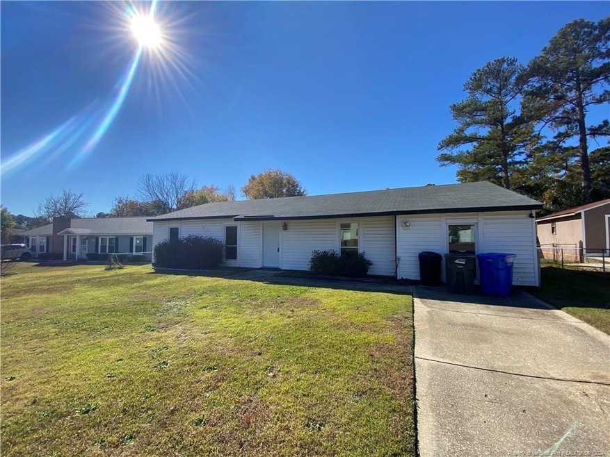 612 Missenburg Ct, Fayetteville, NC 28314 - photo 1