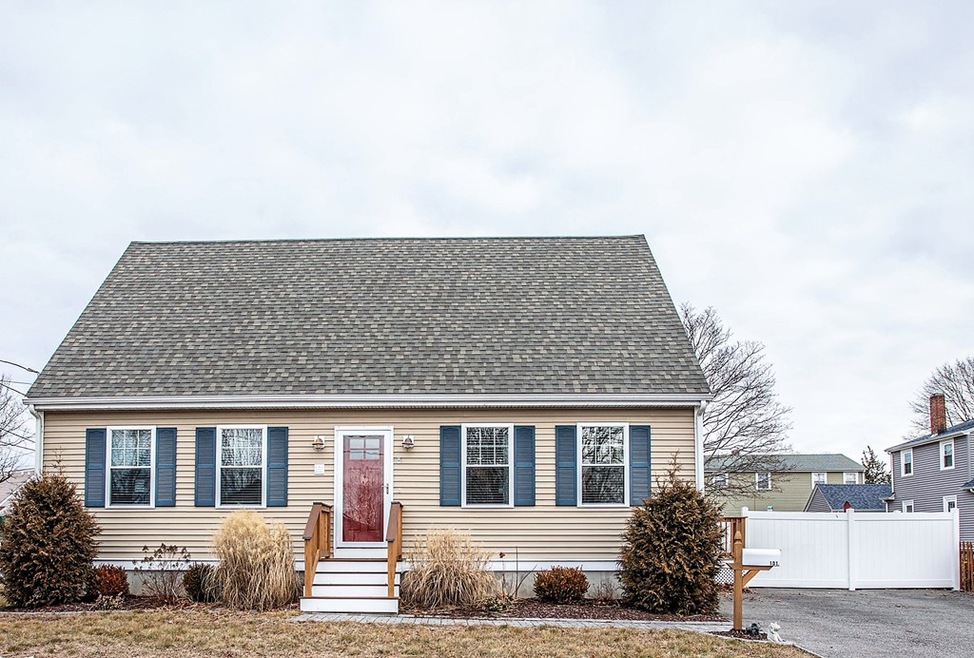 101 Puffer Ave, Swansea, MA 02777 - photo 1