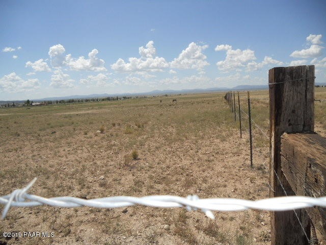 0 Sunhawk Rd unit PAR1019718, Paulden, AZ 86334 - photo 1