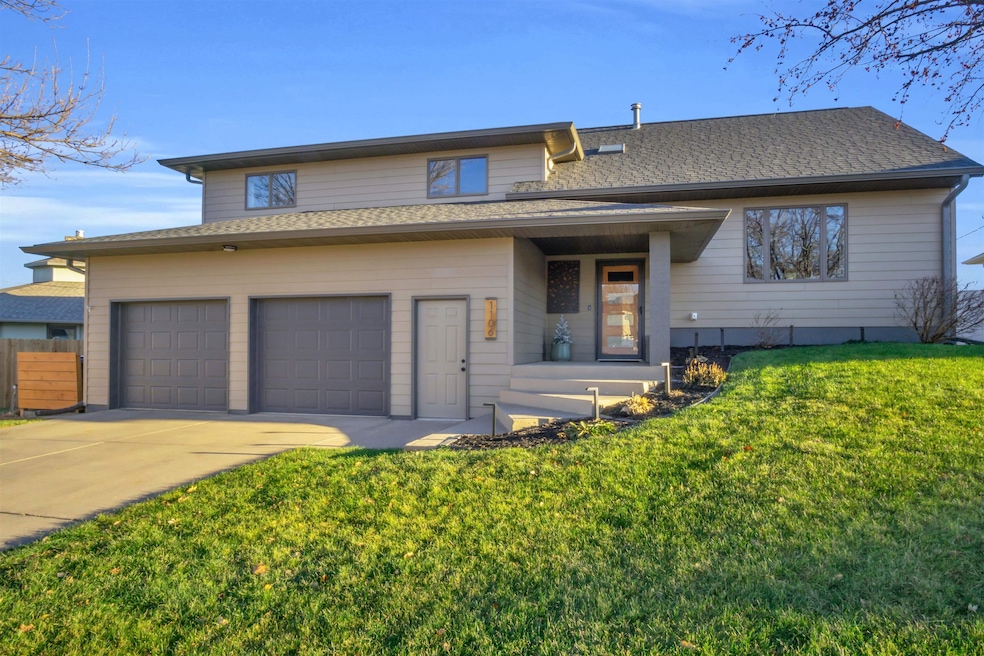 1106 W 40th St, Kearney, NE 68845 - photo 1