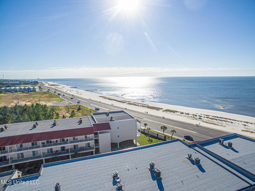 Gulf Palm Villas Exteriors-109002-2 Beac