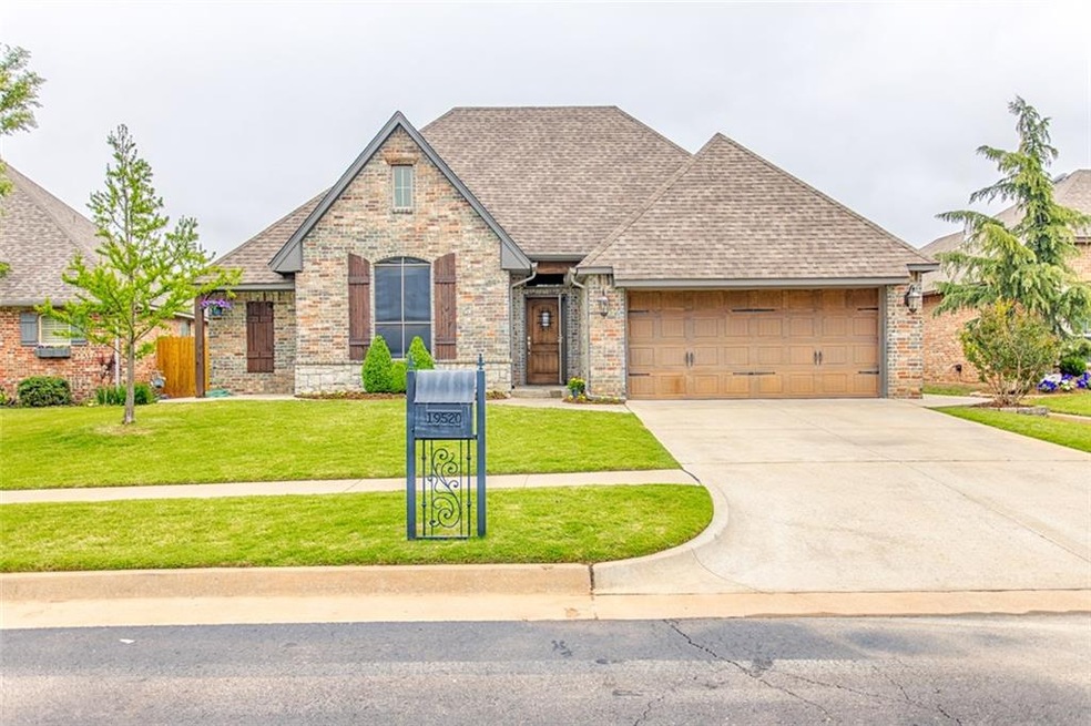 19520 Green Meadow Ln, Edmond, OK 73012 - photo 1