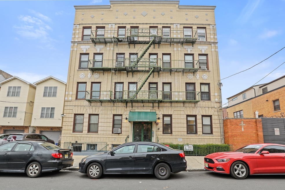 121 Garrison Ave unit 102, Jersey City, NJ 07306 - photo 1