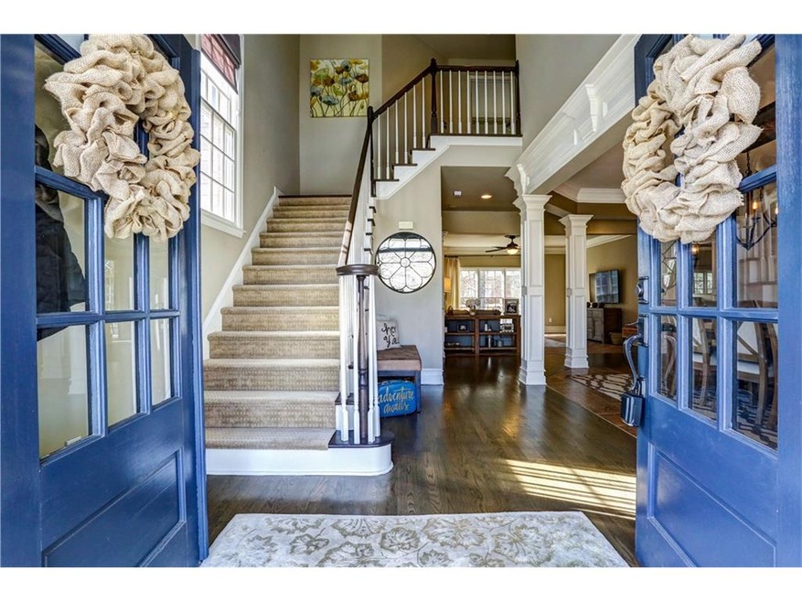 Welcome home! A beautiful and inviting foyer to we