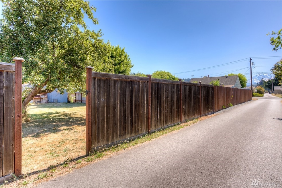 213 Bowlin Ave NE, Orting, WA 98360 - photo 1