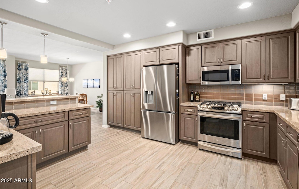 17850 N 68th St unit 2129, Phoenix, AZ 85054 - photo 1