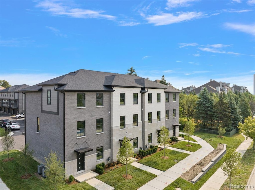 2873 Summers Place, Troy, MI 48084 - photo 1