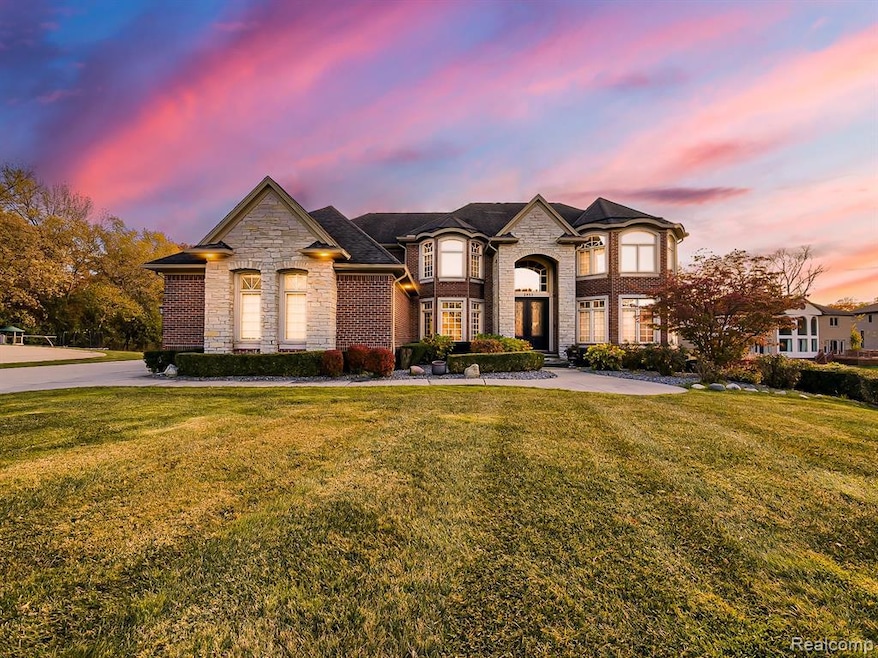 2953 Squire Ct, Troy, MI 48098 - photo 1