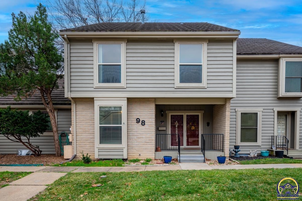 98 SW Pepper Tree Ln, Topeka, KS 66611 - photo 1