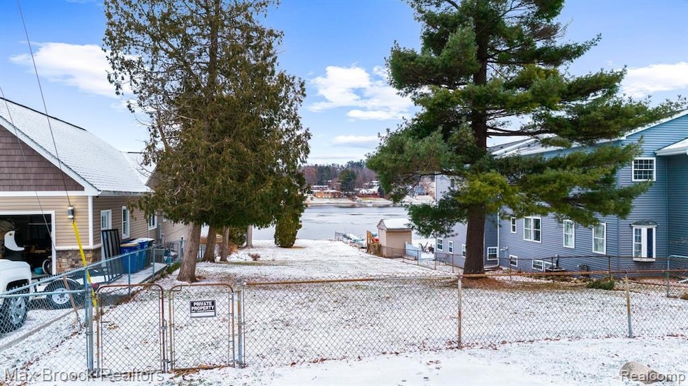 Van Norman Lake front!