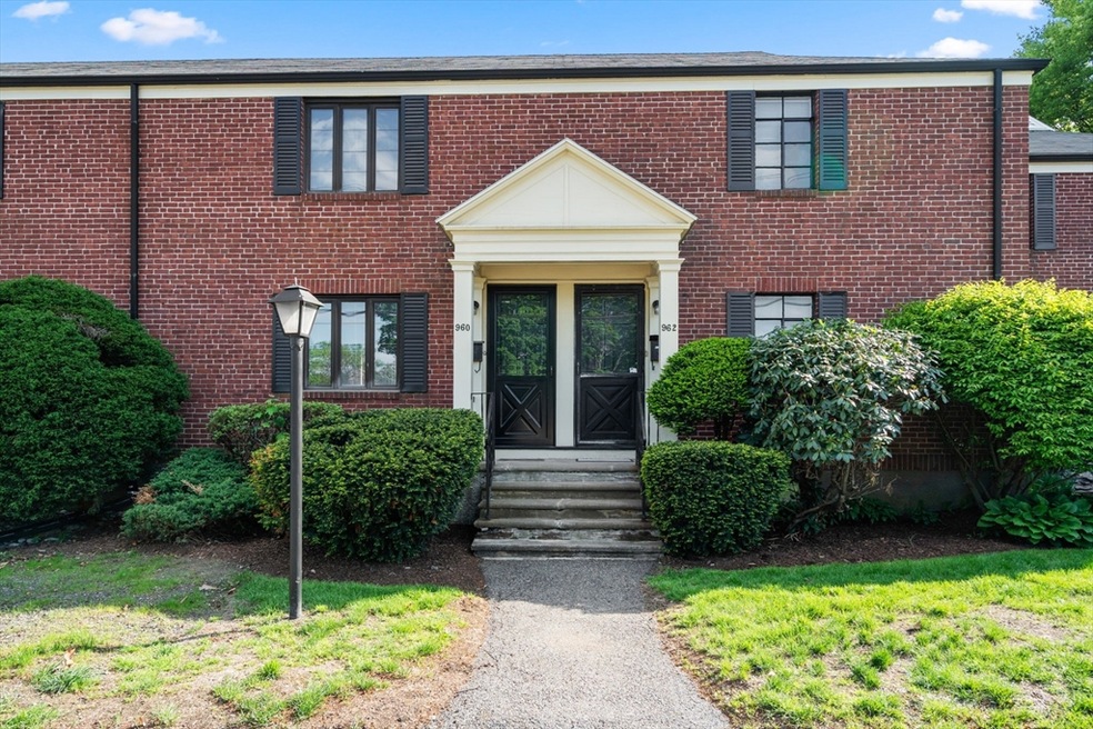 960 Belmont St unit 44 Bld D, Watertown, MA 02472 - photo 1