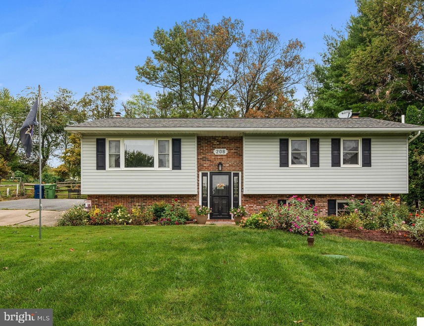 208 Lincoln Ln, Sykesville, MD 21784 - photo 1