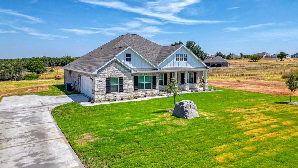 114 Kathy Stephens Ave, Springtown, TX 76082 - photo 1