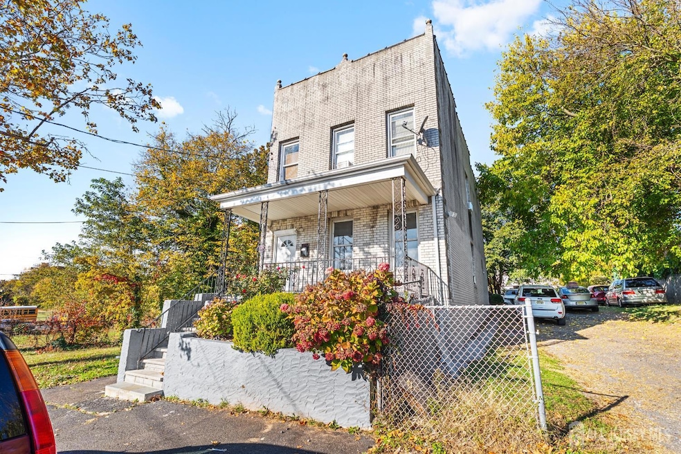 Under Contract $639,000