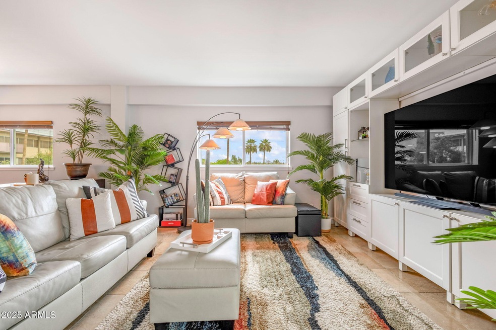 349 E Thomas Rd unit E401, Phoenix, AZ 85012 - photo 1