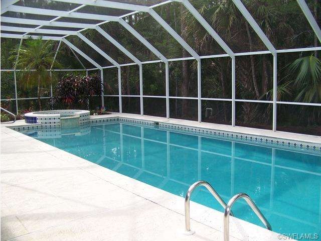 3,364 sq. ft. lanai with 16' x 39' pool & spa