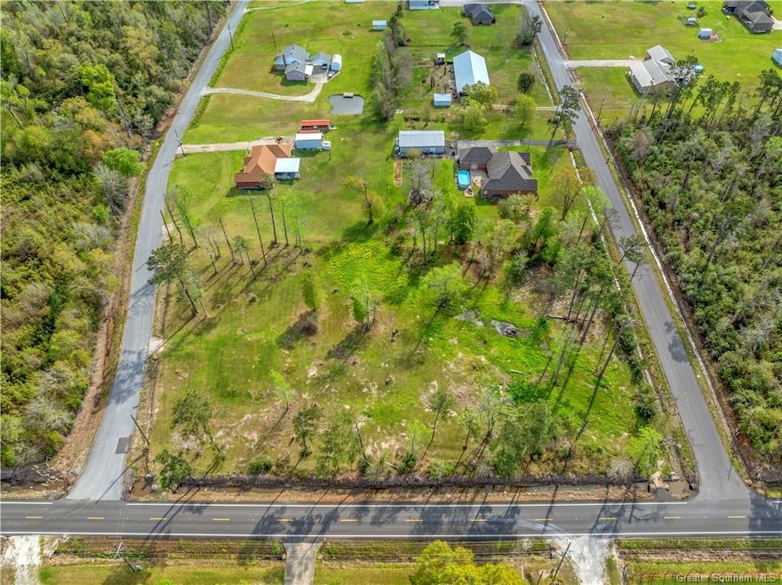 2802 Dosite Broussard Rd, Sulphur, LA 70665 - photo 1