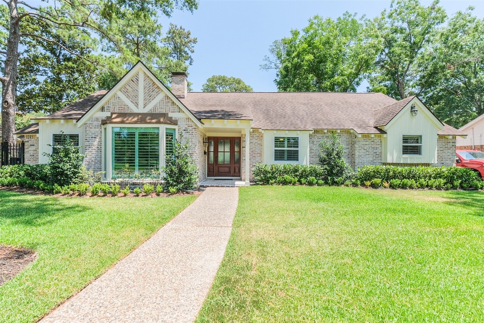 10018 Valley Forge Dr, Houston, TX 77042 - photo 1