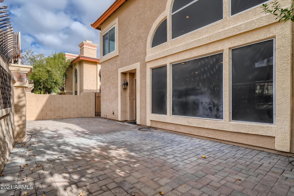 0-401222717-04 Exterior Front Entry