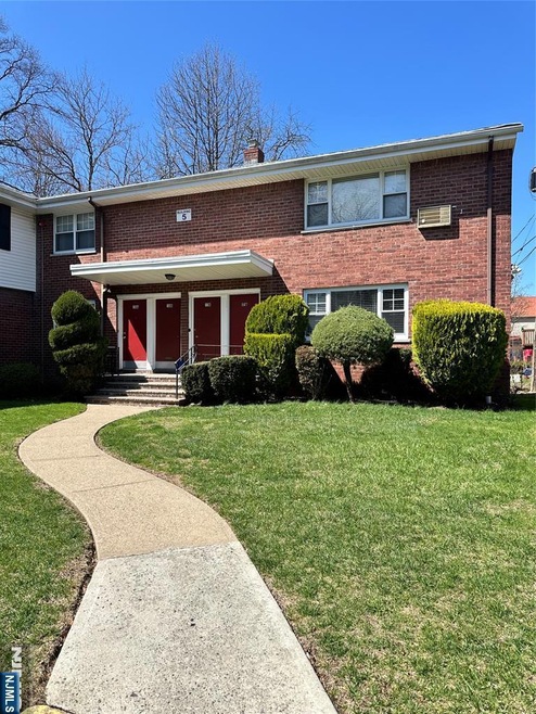 241 W Passaic St unit 18A, Rochelle Park, NJ 07662 - photo 1