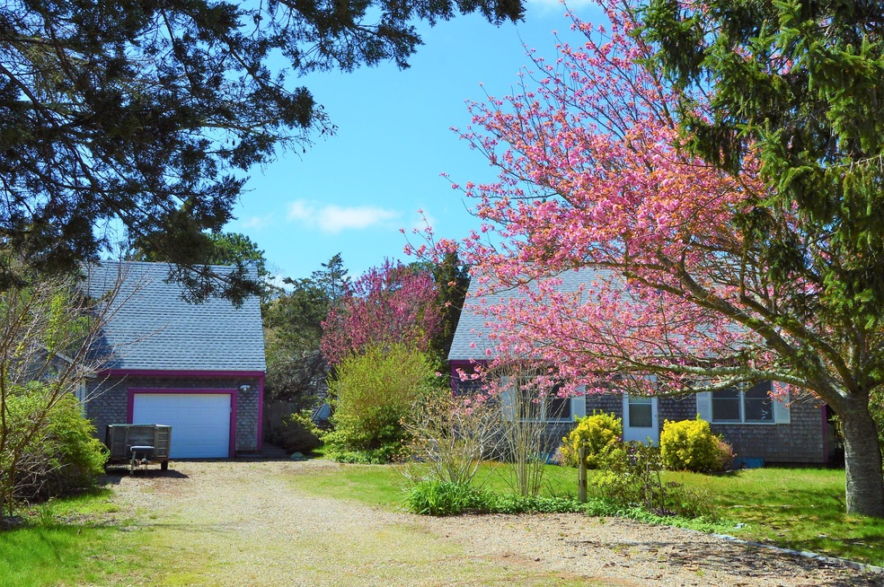26 Firehouse Ln, Oak Bluffs, MA 02557 - photo 1