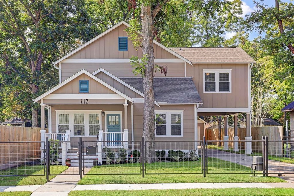 712 Aurora St, Houston, TX 77009 - photo 1
