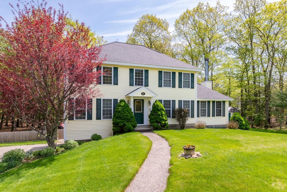 24 Watson Hill Rd, Raymond, NH 03077 - photo 1