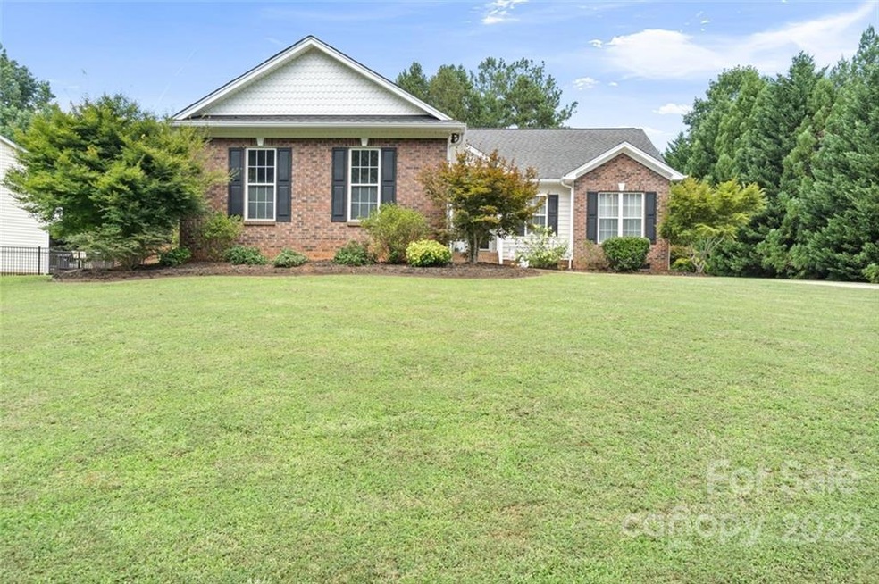 5047 Wild Wing Dr, Gastonia, NC 28052 - photo 1