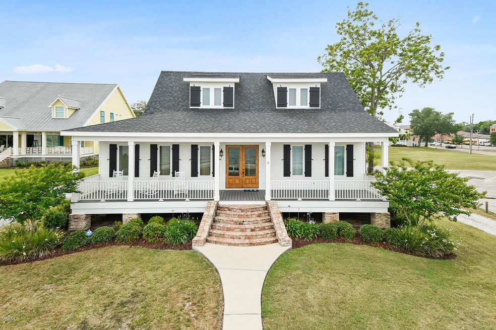 412 S Beach Blvd, Bay Saint Louis, MS 39520 - photo 1