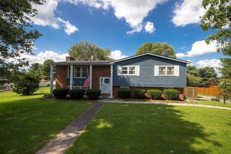 260 Mocks Creek Dr, Danville, KY 40422 - photo 1