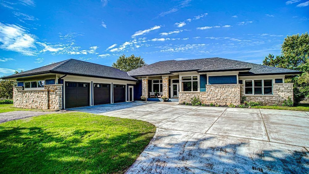 Pending $975,000 • Co-Listing Agent