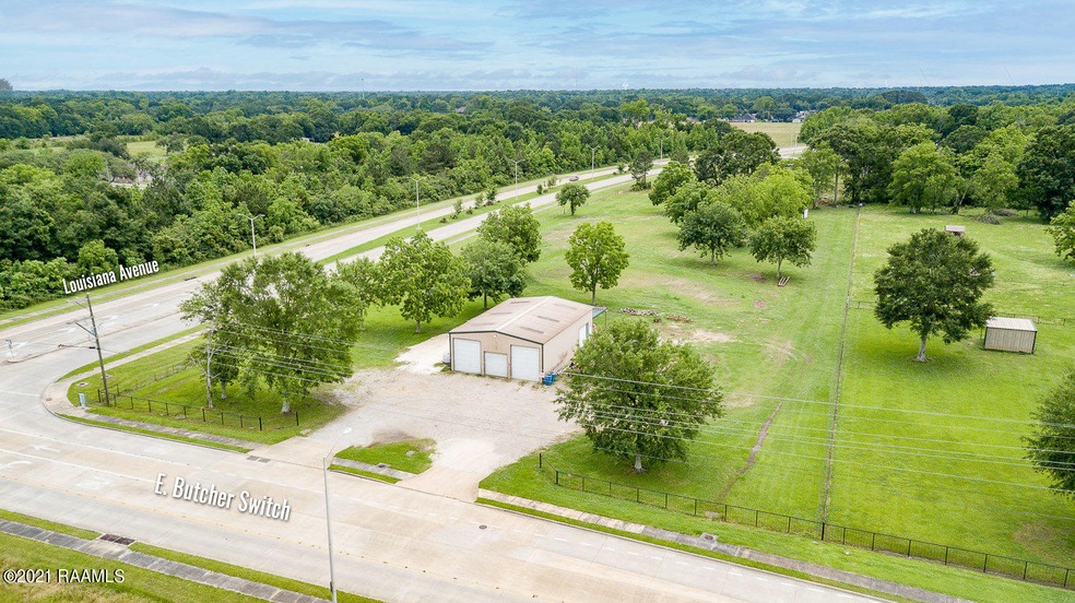 1216 E. Butcher Switch Aerials-5
