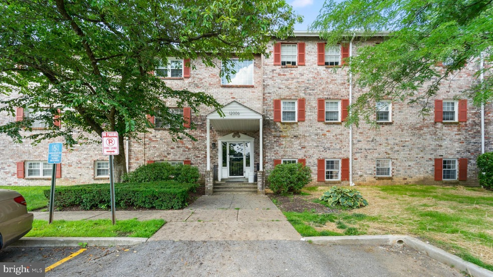 12006 Tarragon Rd unit D, Reisterstown, MD 21136 - photo 1
