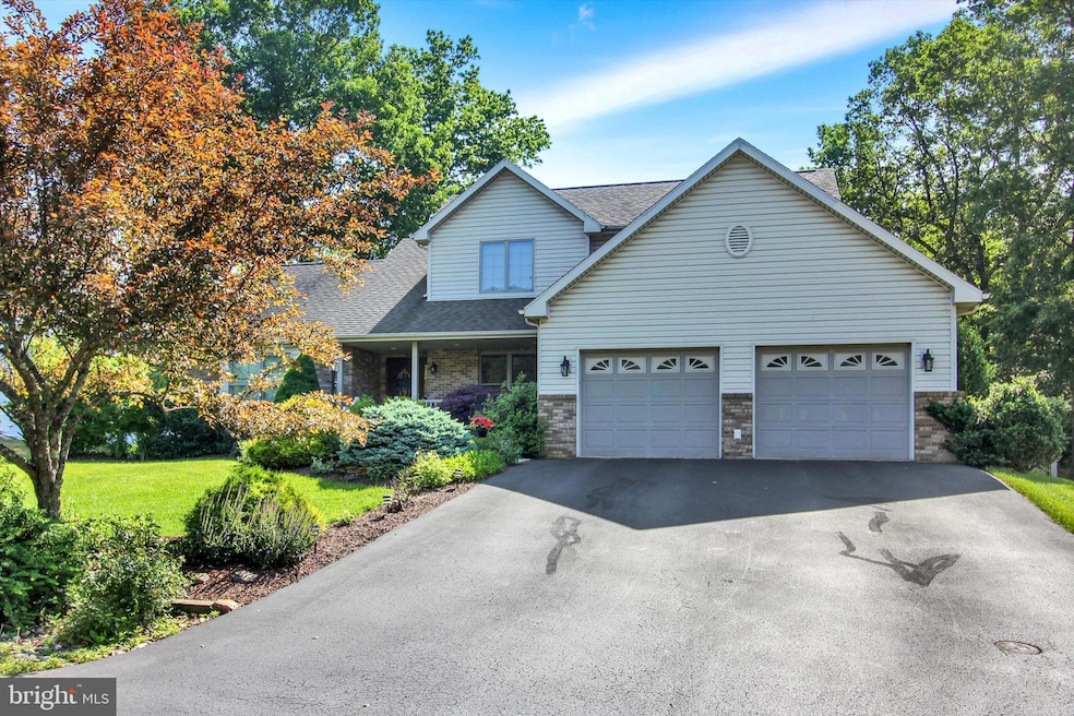 For Sale $449,900 • Co-Listing Agent