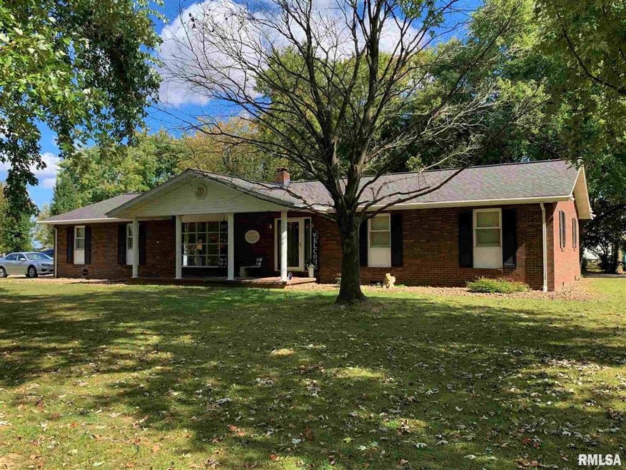 2400 Hillcrest St, Harrisburg, IL 62946 - photo 1