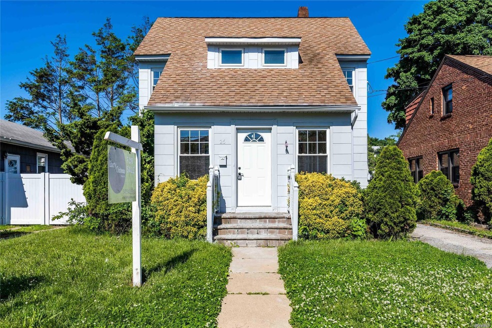 26 Poplar St, West Hempstead, NY 11552 - photo 1