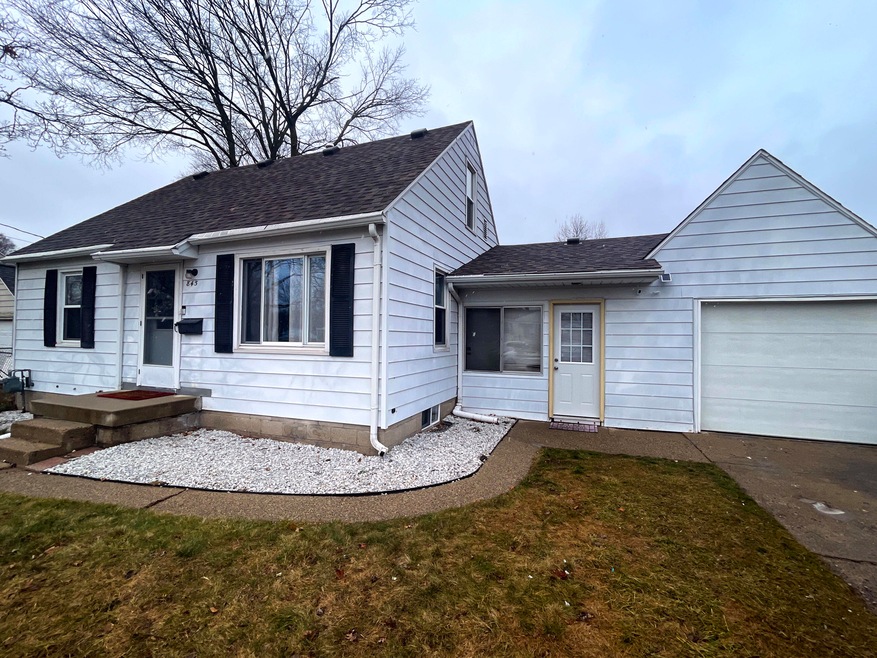 845 Iowa St SW