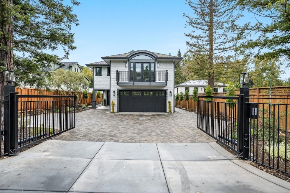 Sold $4,300,000 • Co-Listing Agent