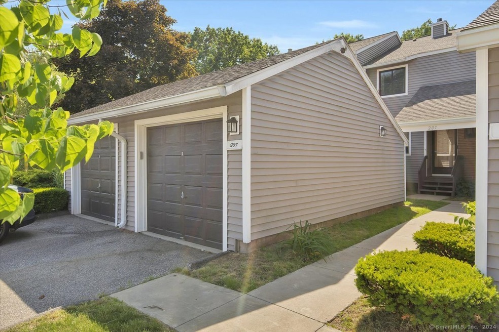 207 Mill Pond Dr unit 207, South Windsor, CT 06074 - photo 1
