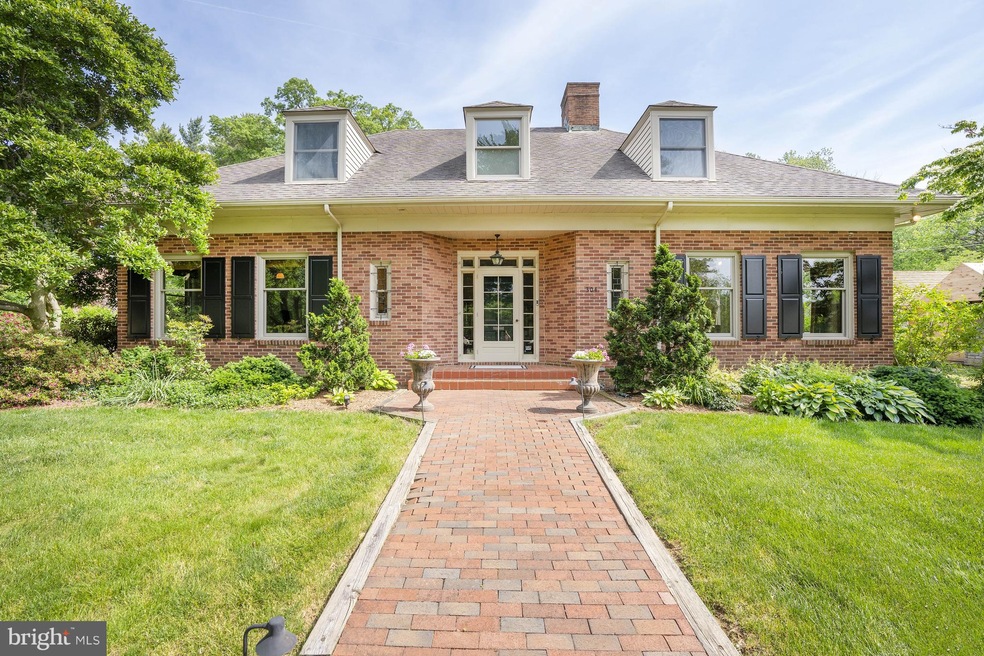 304 Country Club Dr, Wilmington, DE 19803 - photo 1