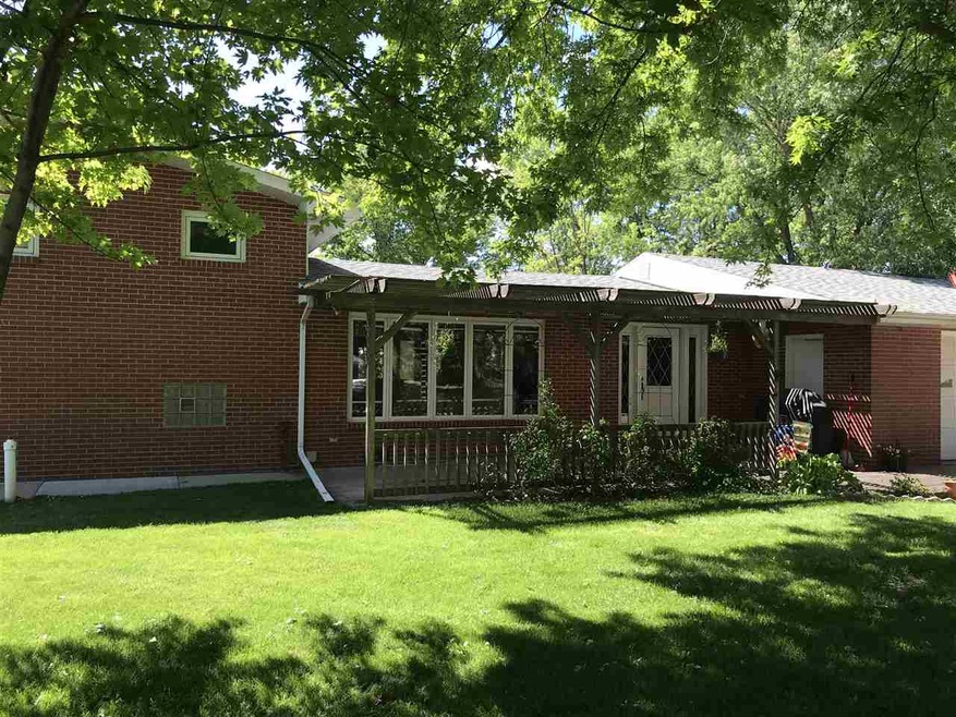 1032 E Sandra Rd, North Platte, NE 69101 - photo 1