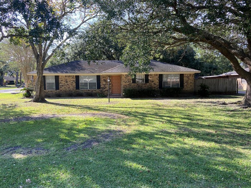 301 Ronald Ave, Bay City, TX 77414 - photo 1