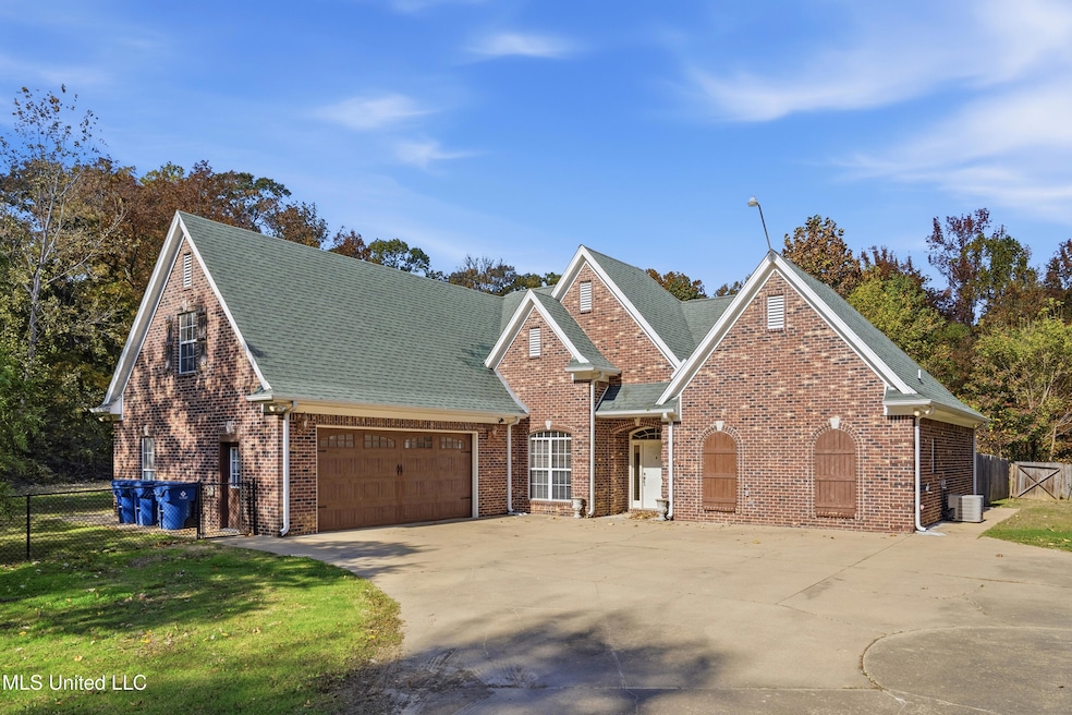 10988 W Commerce St, Hernando, MS 38632 - photo 1