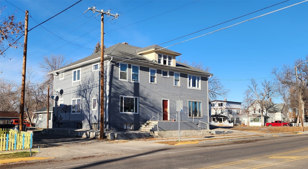 208 9th St S, Great Falls, MT 59405 - photo 1